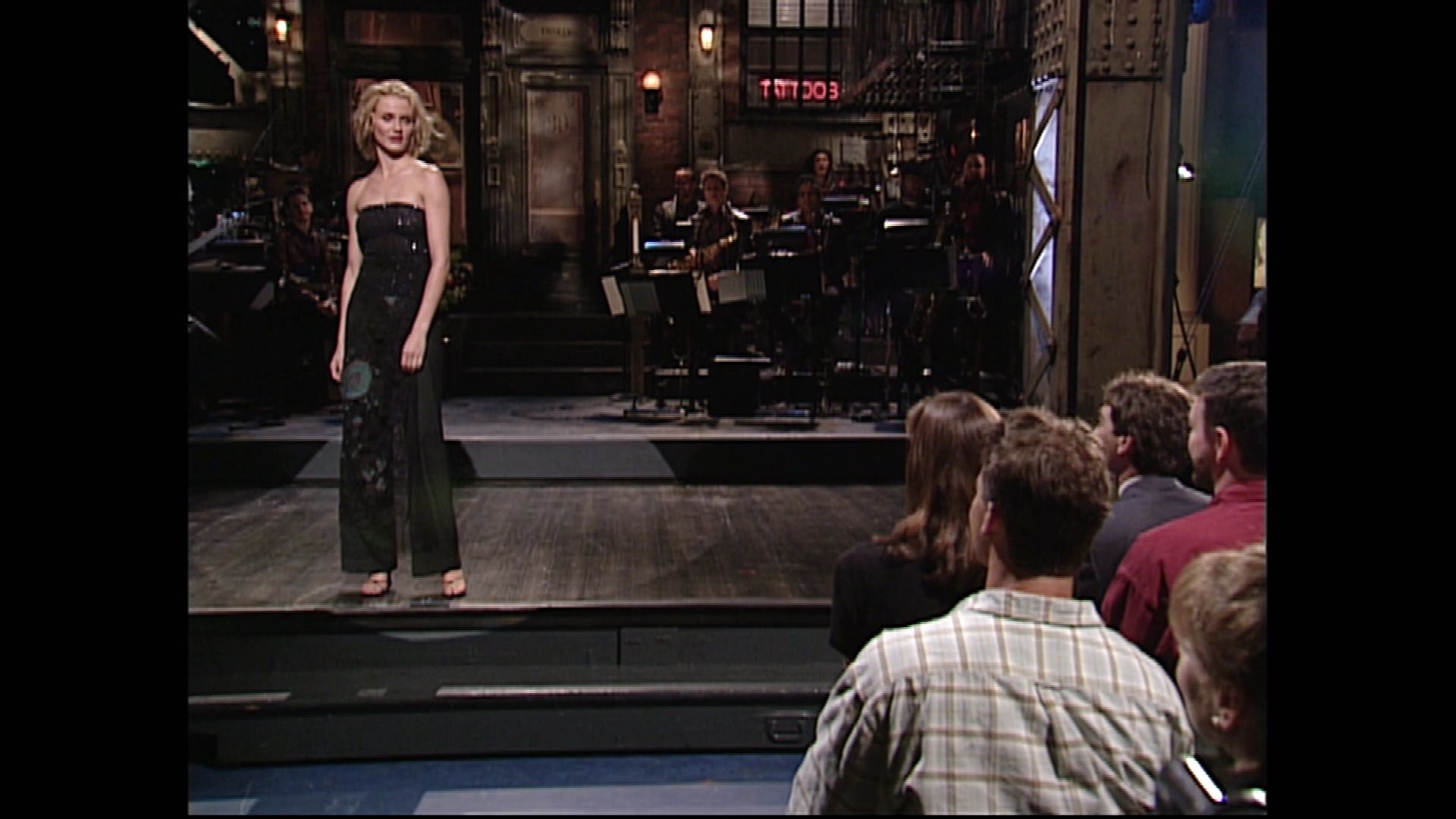 SNL-S24E01-057.jpg SNL-S24E01-057.jpg