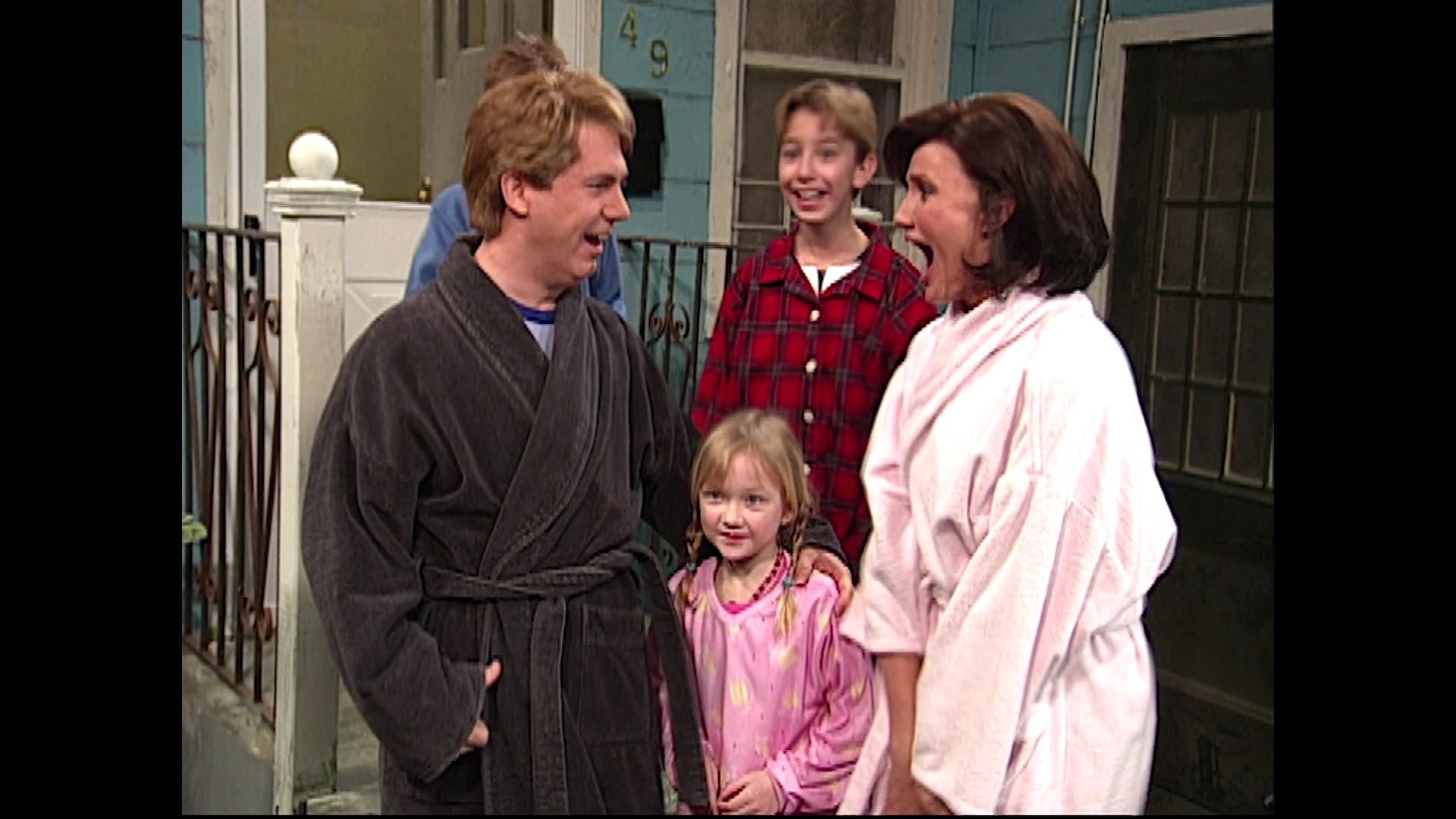 SNL-S30E16-210.jpg SNL-S30E16-210.jpg
