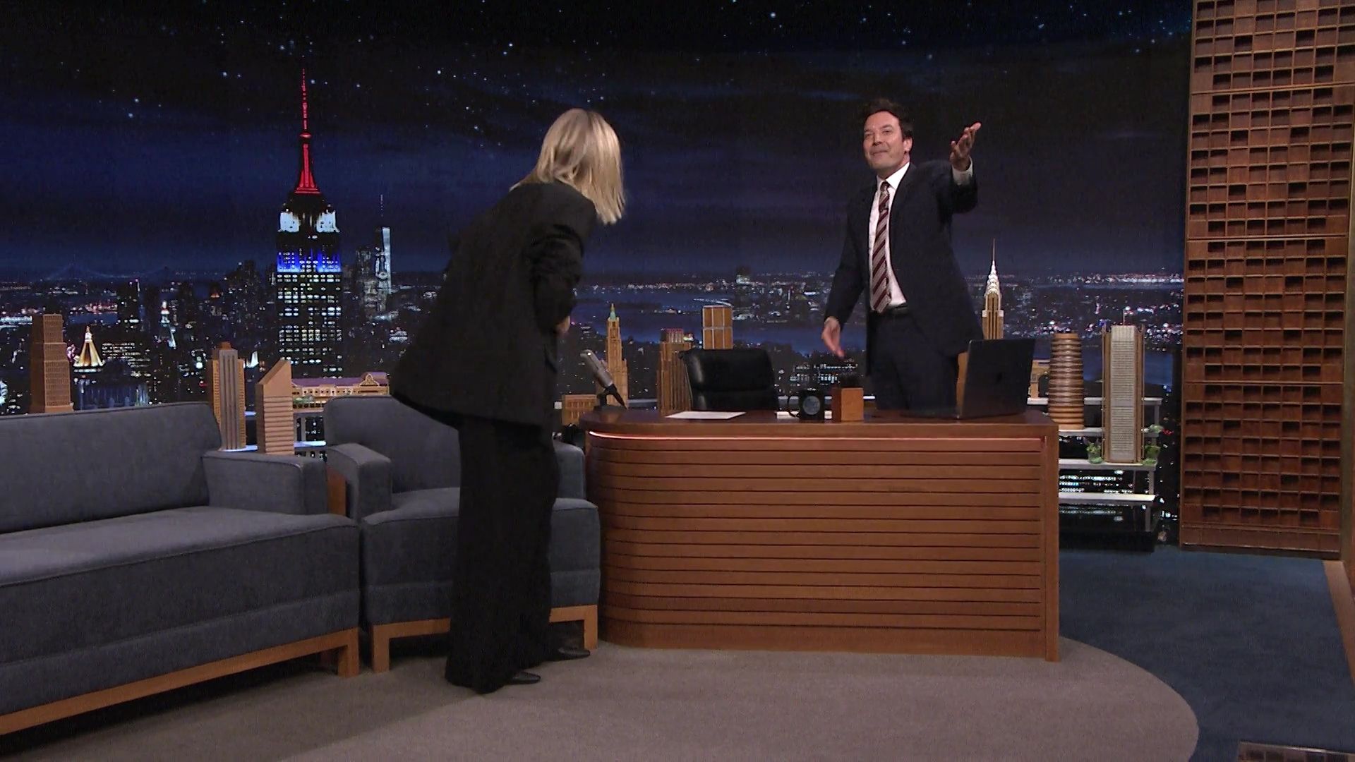 2022-TonightShowStarringJimmyFallon-300.jpg 2022-TonightShowStarringJimmyFallon-300.jpg